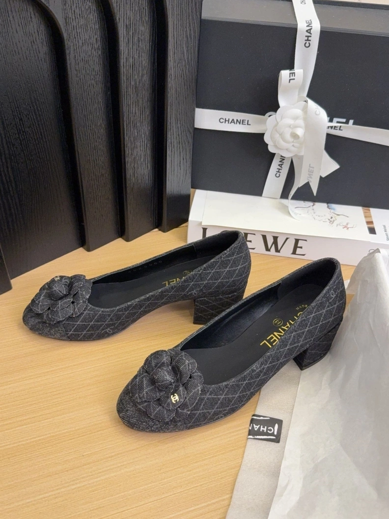 Classic Chxnxl Flat Shoes 119343