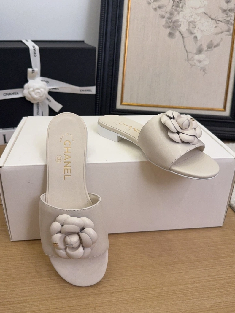 Chxnxl Slippers Bright 118797