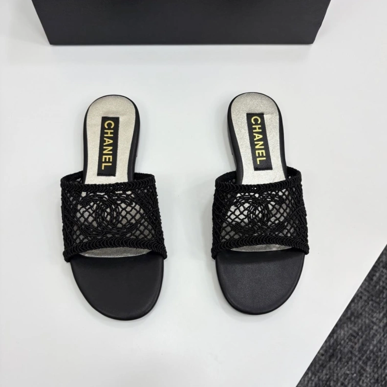 Fashionable Chxnxl Slippers 118781