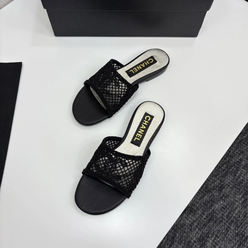 Fashionable Chxnxl Slippers 118781