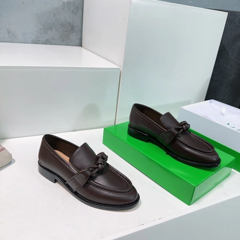 Timeless Bxttxga Vxnxta Leather Shoes 113188