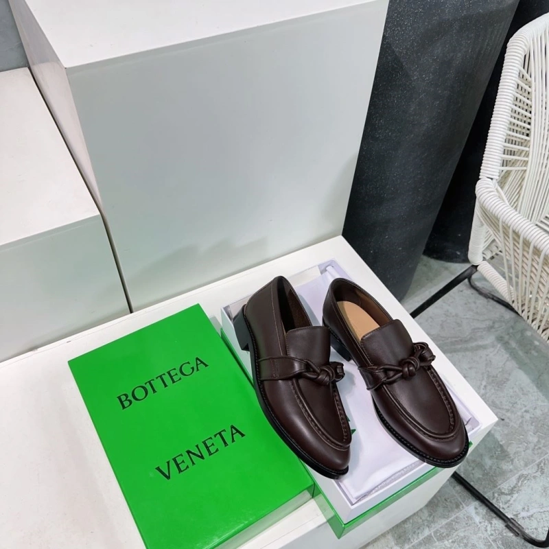 Timeless Bxttxga Vxnxta Leather Shoes 113188