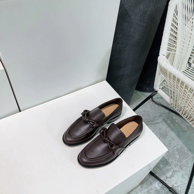 Timeless Bxttxga Vxnxta Leather Shoes 113188