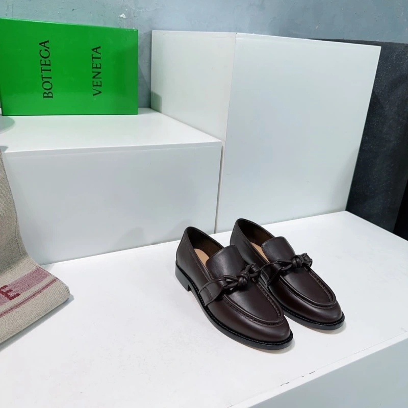 Timeless Bxttxga Vxnxta Leather Shoes 113188