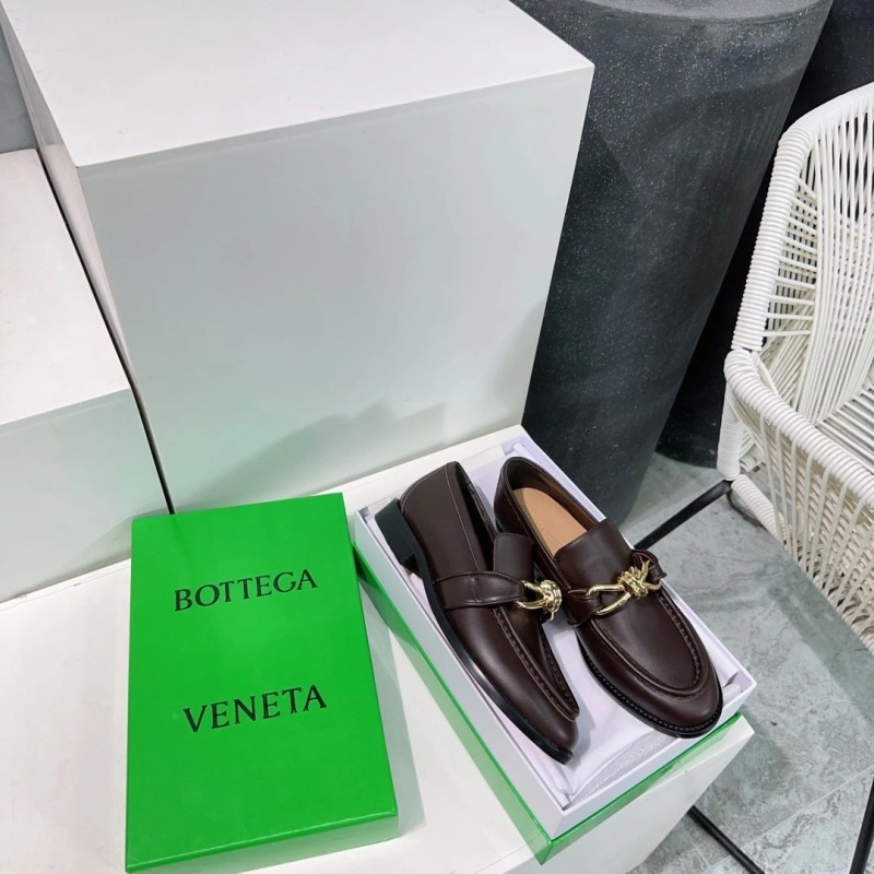 Refined Bxttxga Vxnxta Leather Shoes 113181