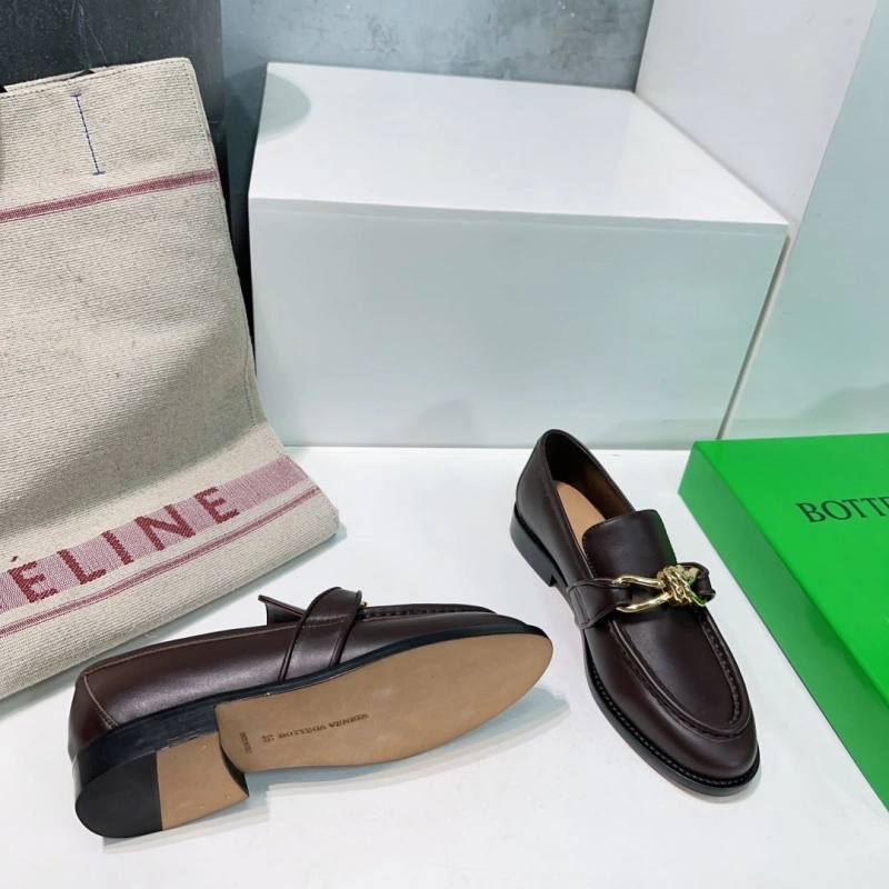 Refined Bxttxga Vxnxta Leather Shoes 113181