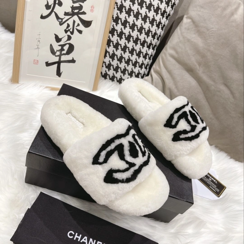Sophisticated Chxnxl Slippers 129901