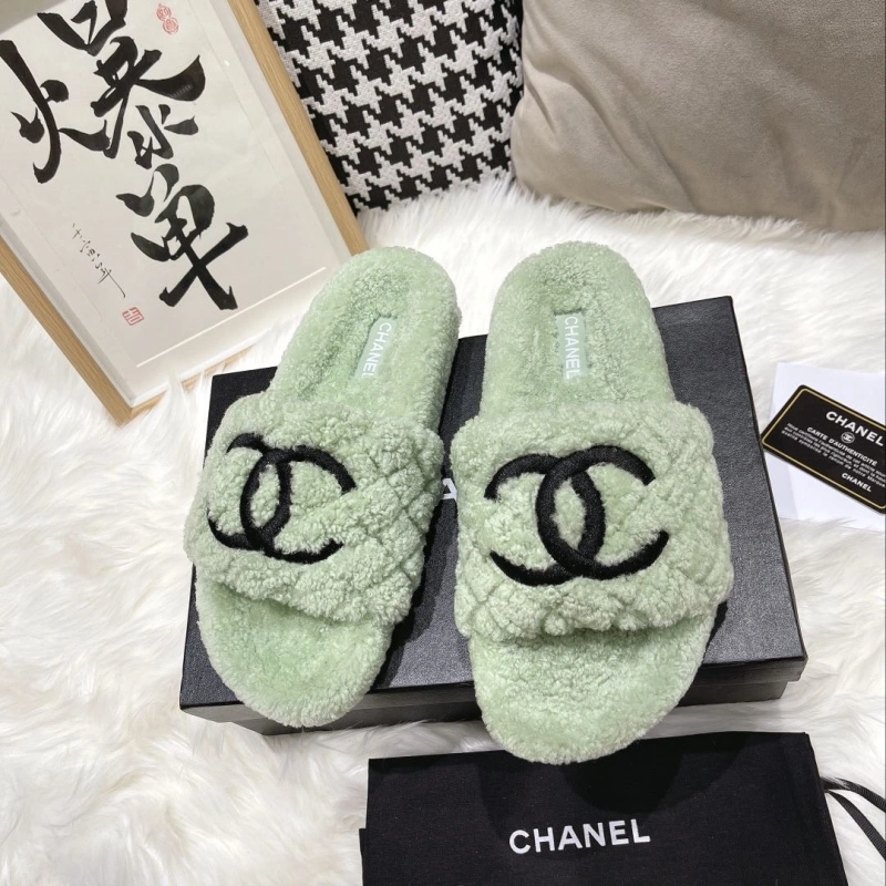 DailyWear Chxnxl Slippers 129900