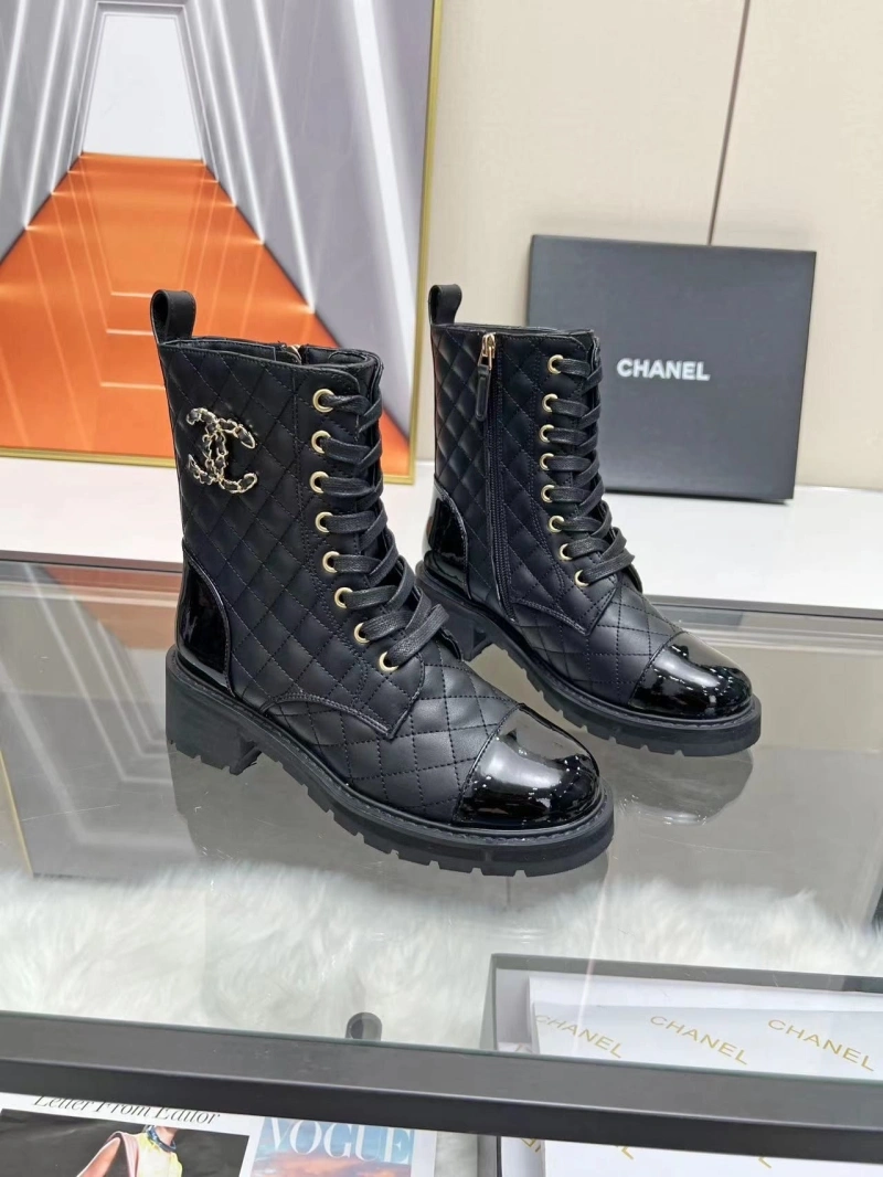 Versatile Chxnxl Boots 130247