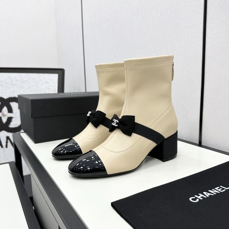 Classic Chxnxl Boots 130219
