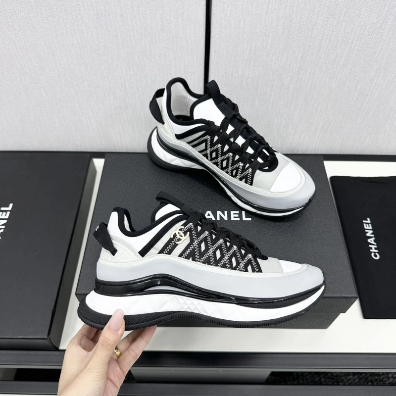Cozy Chxnxl Sneakers 129845