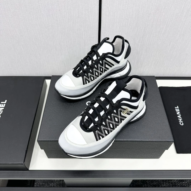 Cozy Chxnxl Sneakers 129845
