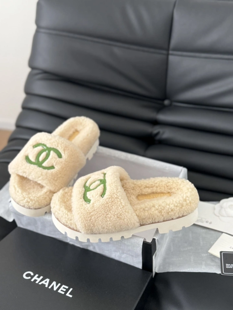 HighQuality Chxnxl Slippers 129899