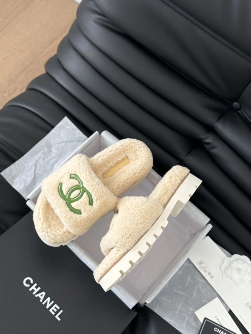 HighQuality Chxnxl Slippers 129899