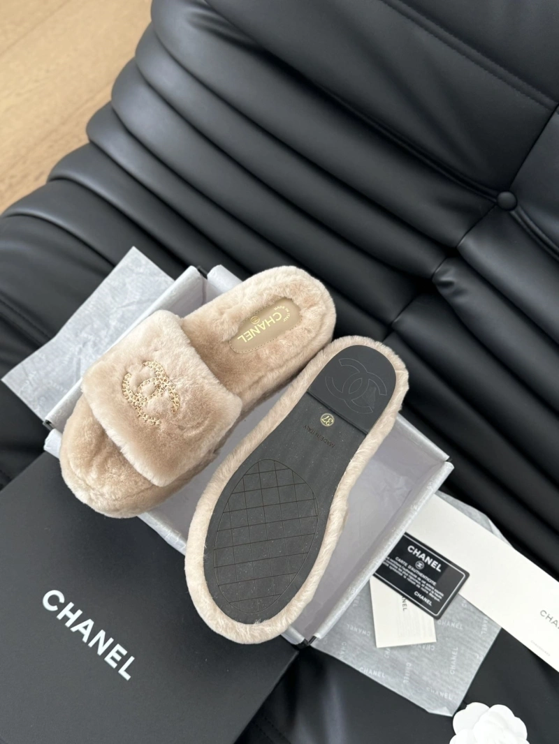 Lightweight Chxnxl Slippers 129889