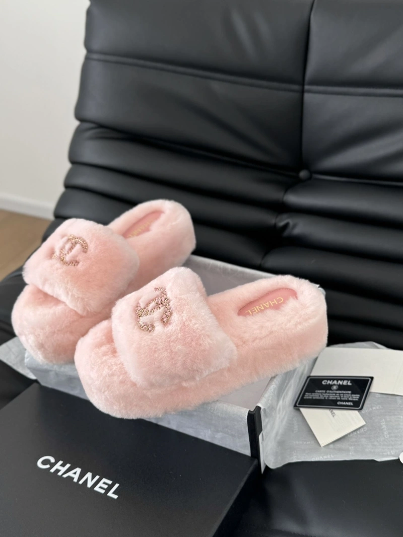 Classic Chxnxl Slippers 129888