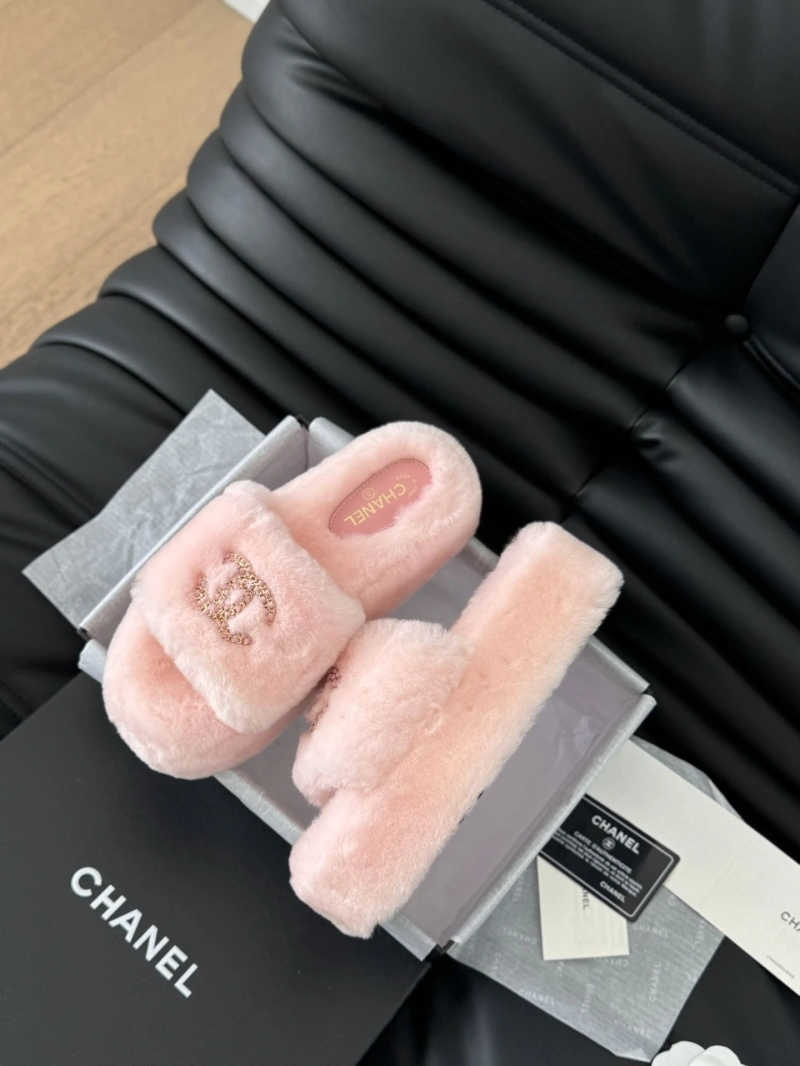 Classic Chxnxl Slippers 129888
