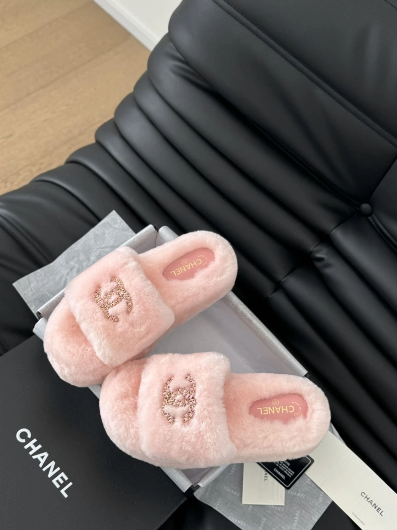 Classic Chxnxl Slippers 129888