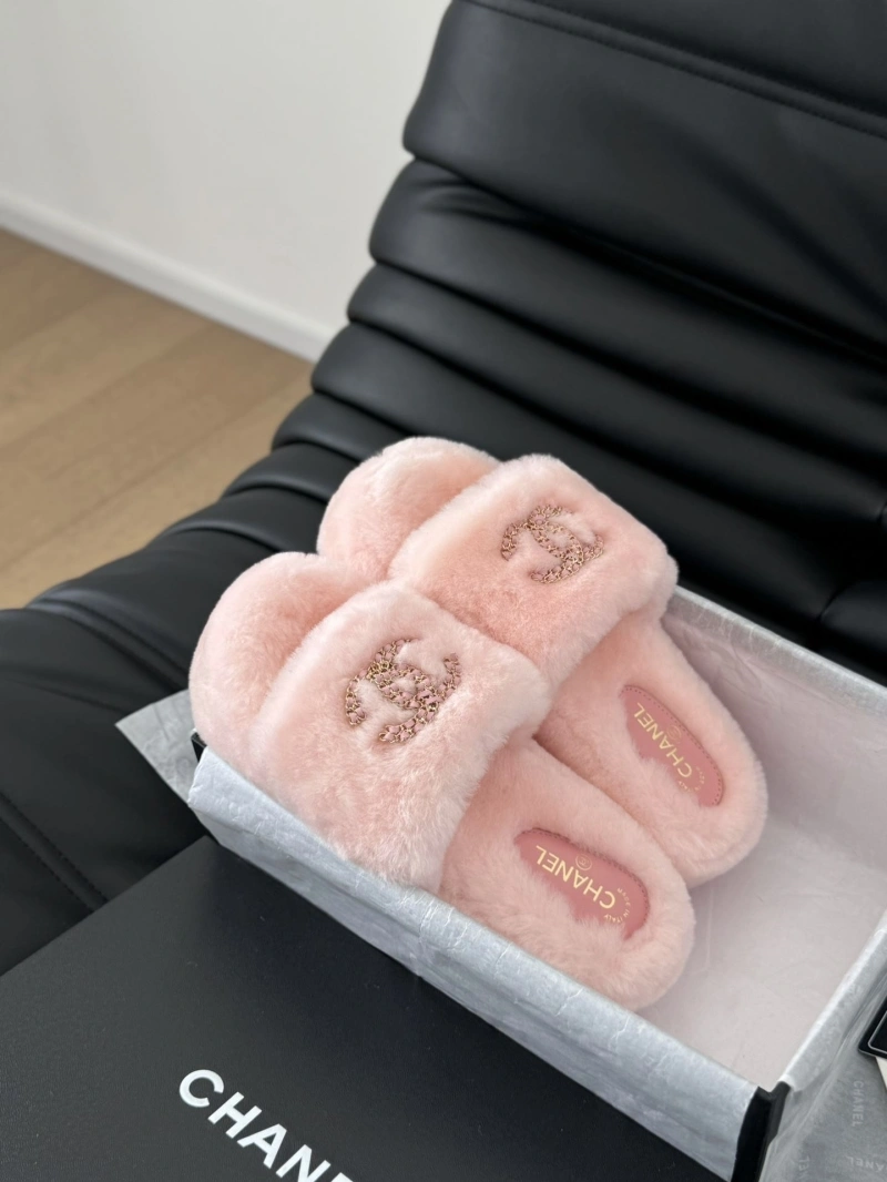 Classic Chxnxl Slippers 129888