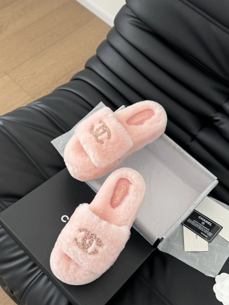 Classic Chxnxl Slippers 129888