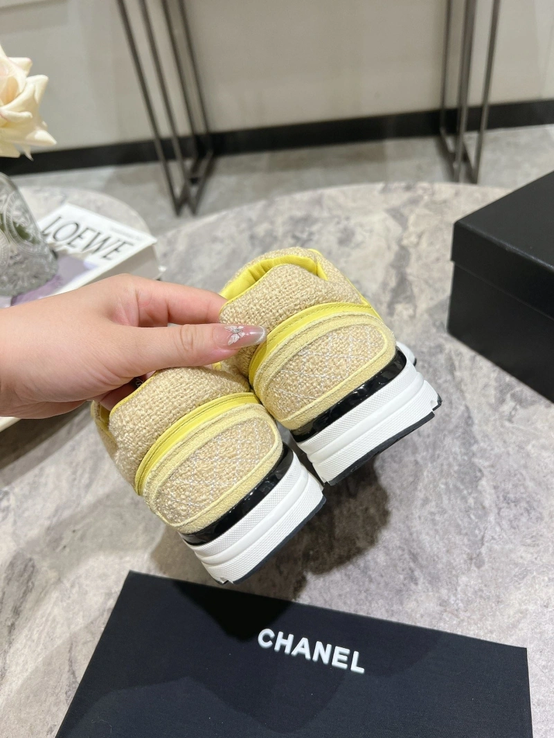 Sleek Chxnxl Sneakers 129821