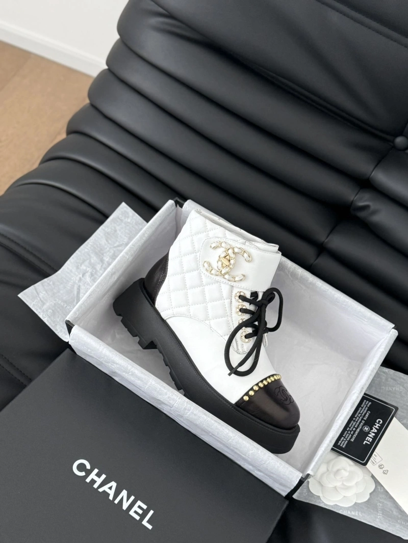 Flexible Chxnxl Boots 130205