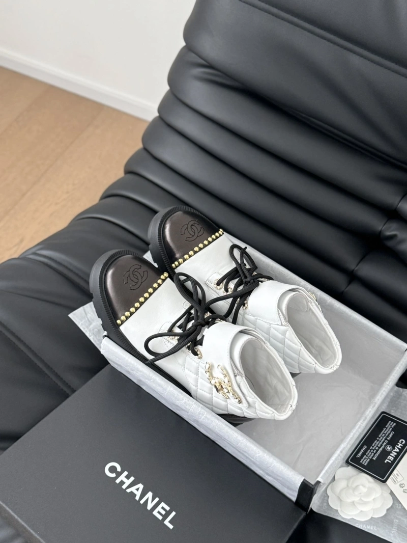 Flexible Chxnxl Boots 130205