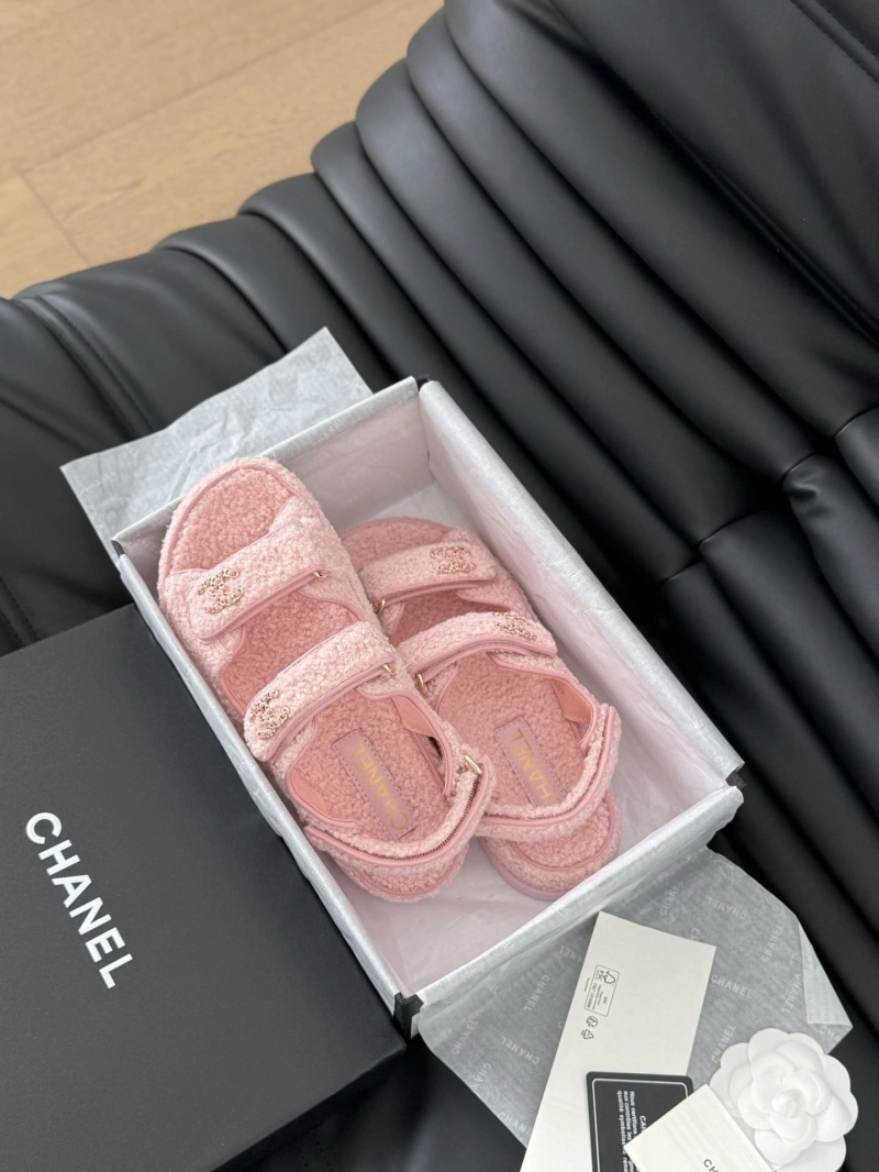 Cozy Chxnxl Sandals 129948