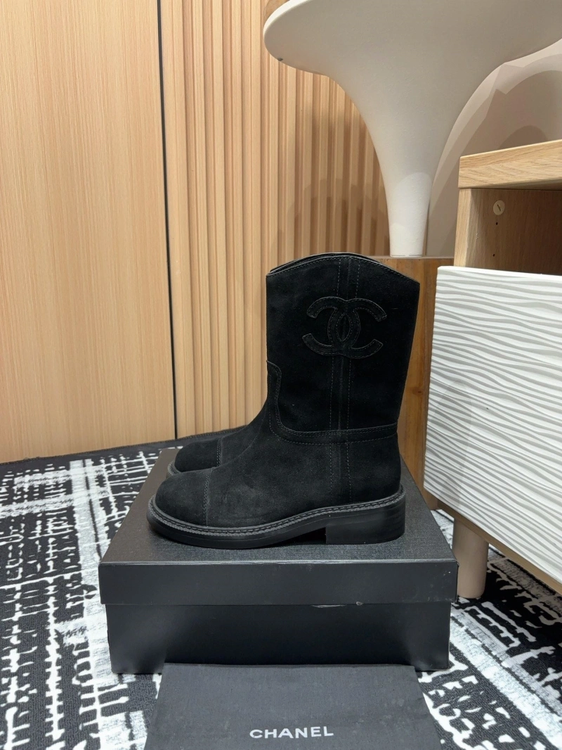 Minimalist Chxnxl Boots 130180
