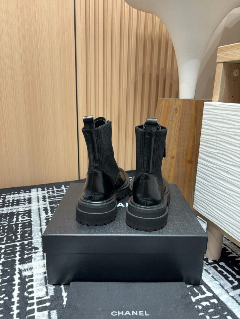 Cozy Chxnxl Boots 130159