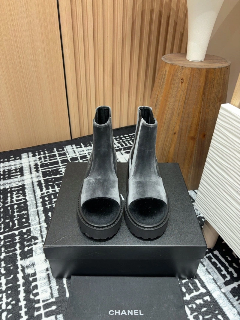 Sleek Chxnxl Boots 130166