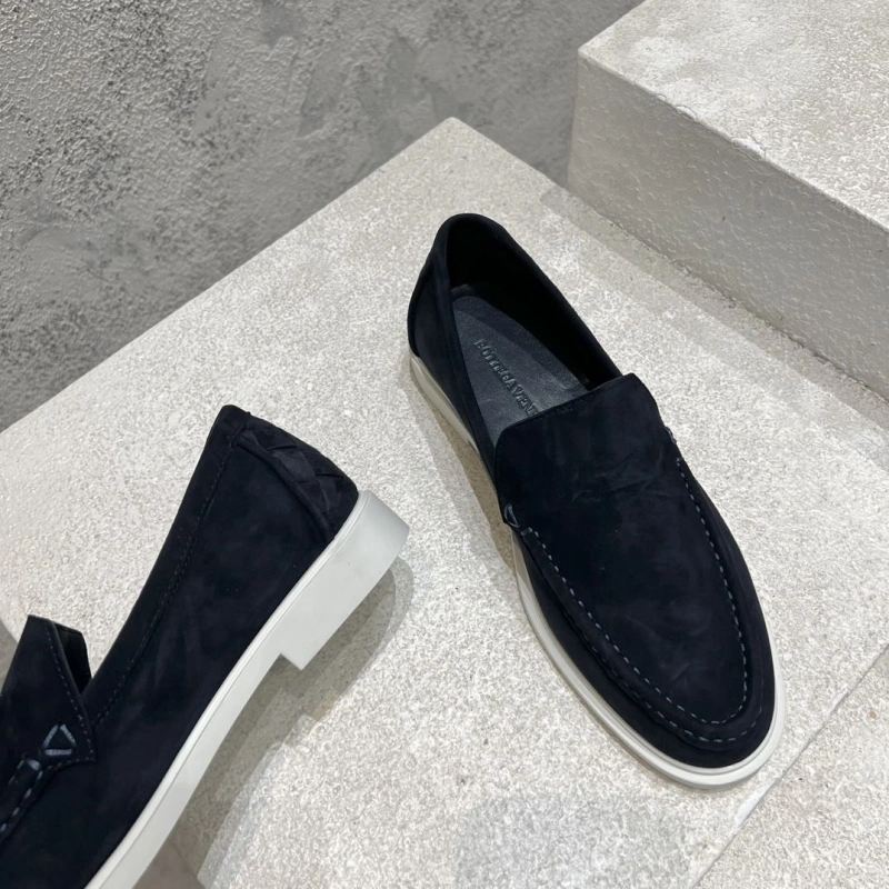 Vibrant Bxttxga Vxnxta Leather Shoes 113172