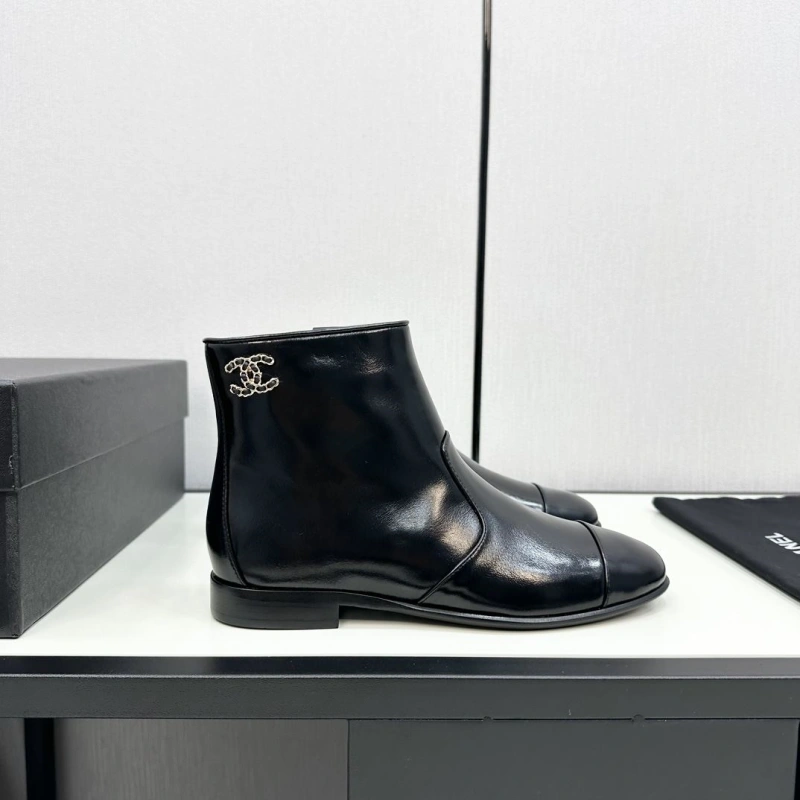 Unique Chxnxl Boots 130164