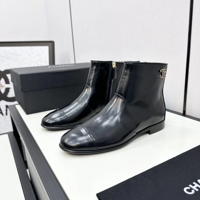 Unique Chxnxl Boots 130164