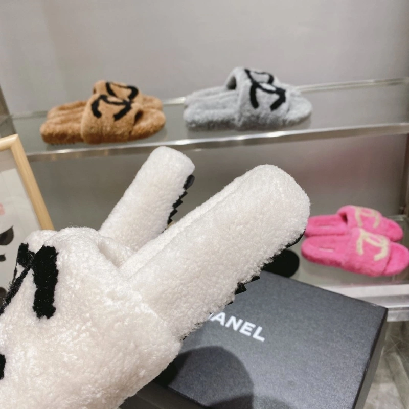Trendsetting Chxnxl Slippers 129865