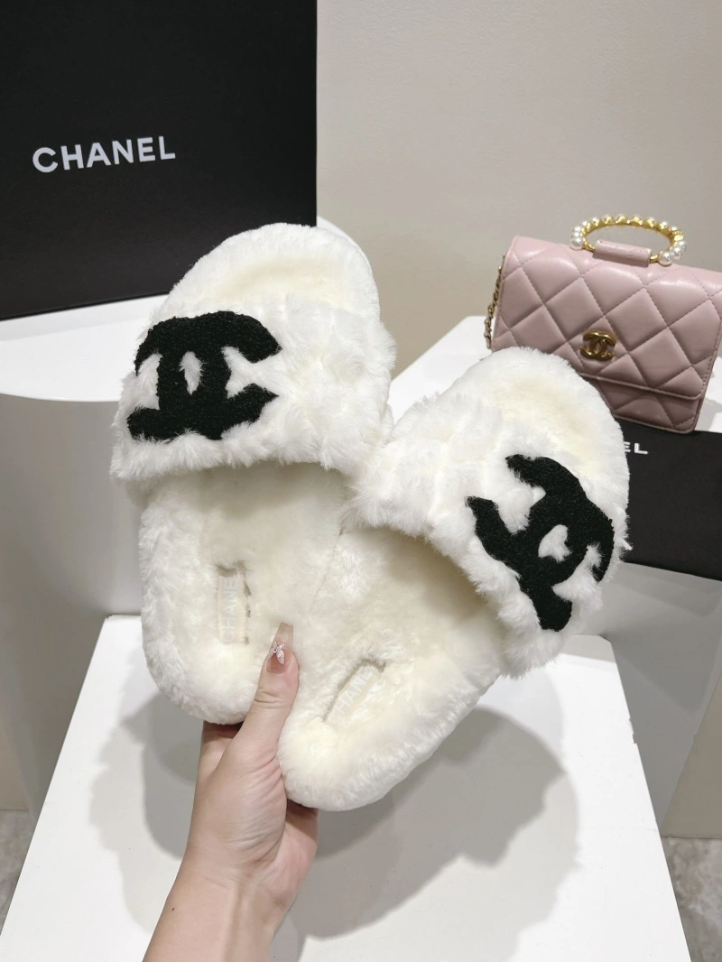 HighQuality Chxnxl Slippers 129862