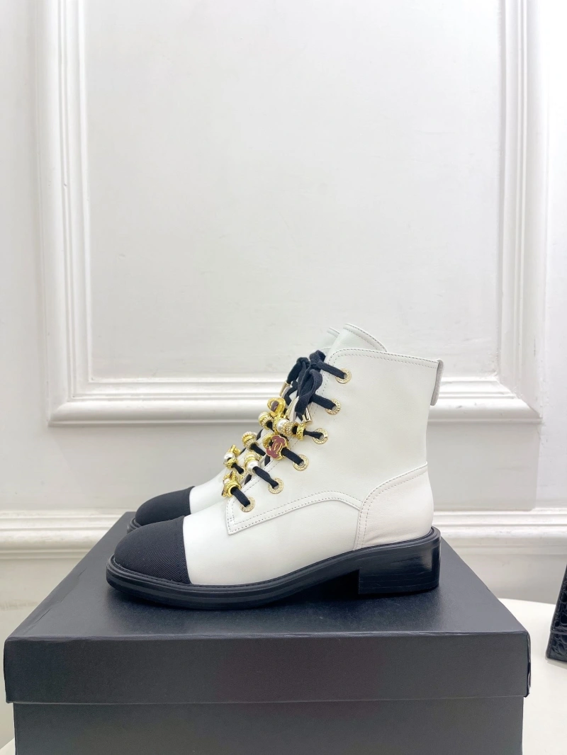 Bold Chxnxl Boots 130146