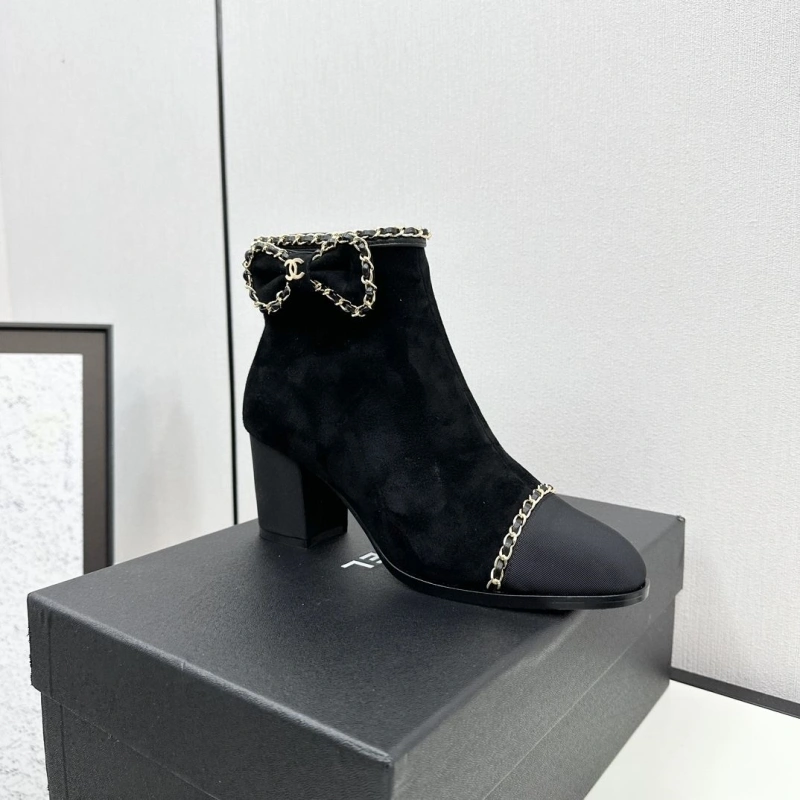 Practical Chxnxl Boots 130147