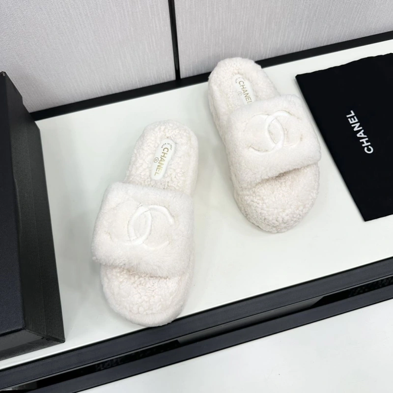 Comfortable Chxnxl Slippers 129866