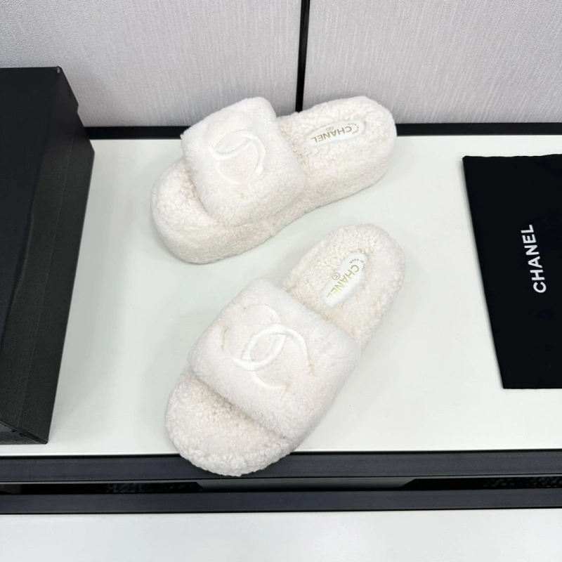 Comfortable Chxnxl Slippers 129866