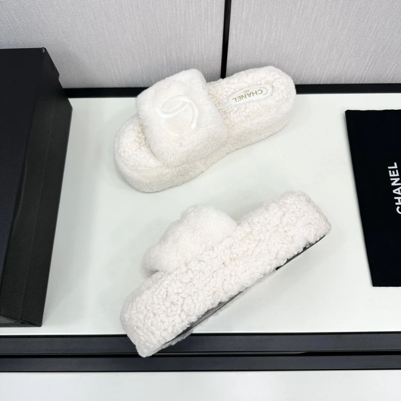 Comfortable Chxnxl Slippers 129866
