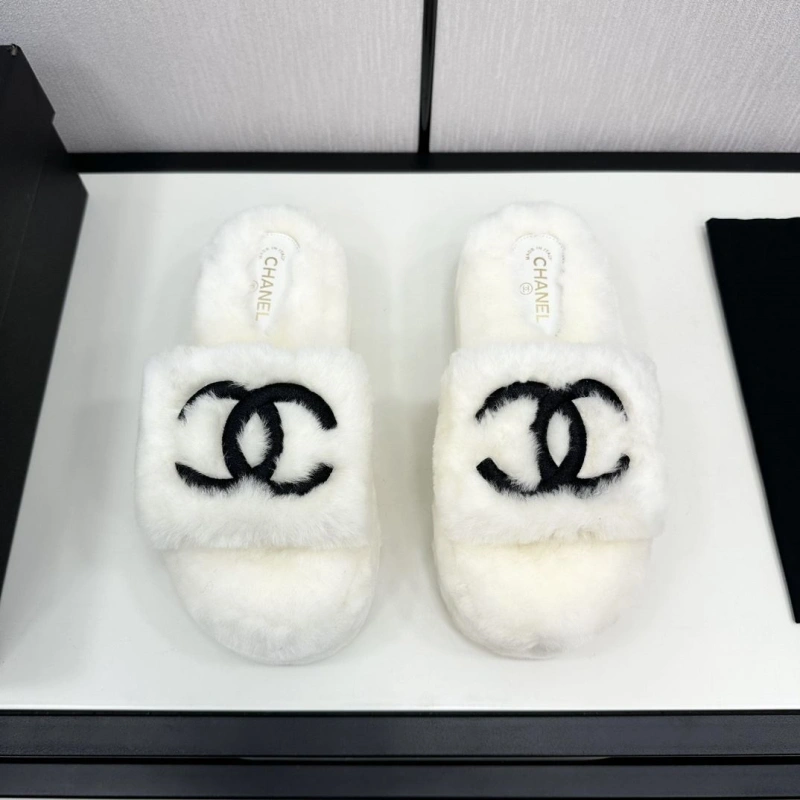 Refined Chxnxl Slippers 129855
