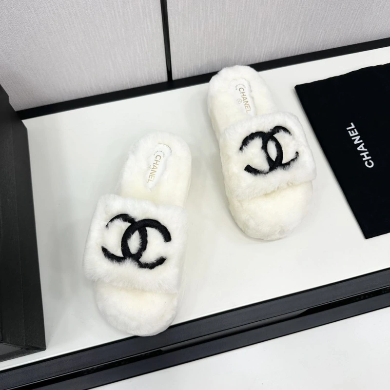 Refined Chxnxl Slippers 129855