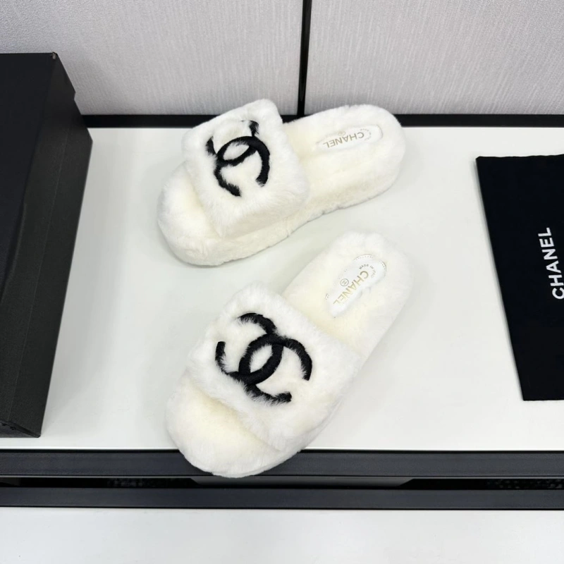Refined Chxnxl Slippers 129855