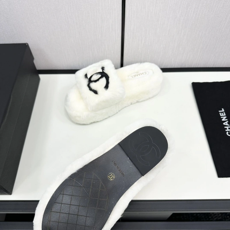 Refined Chxnxl Slippers 129855