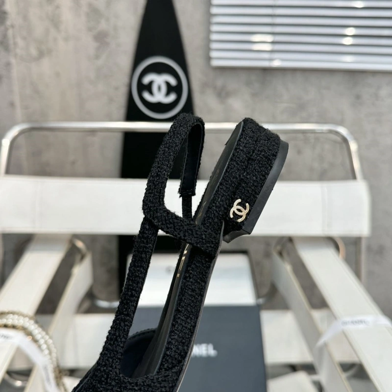 AllSeason Chxnxl Sandals 129944