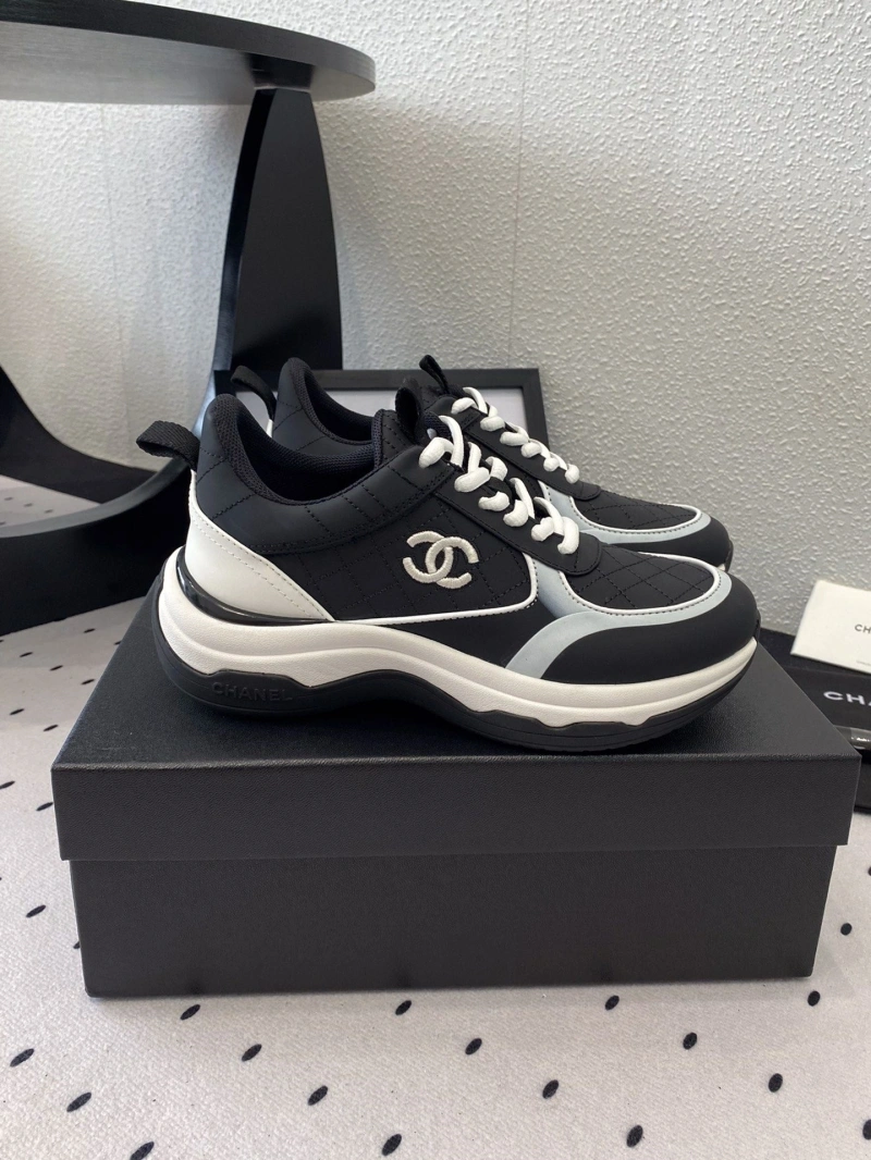 Versatile Chxnxl Sneakers 129812