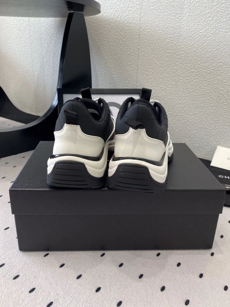 Versatile Chxnxl Sneakers 129812
