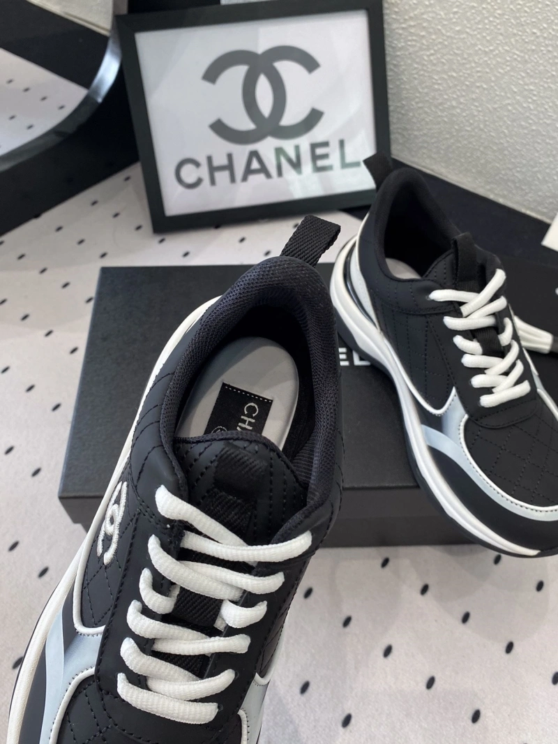 Versatile Chxnxl Sneakers 129812
