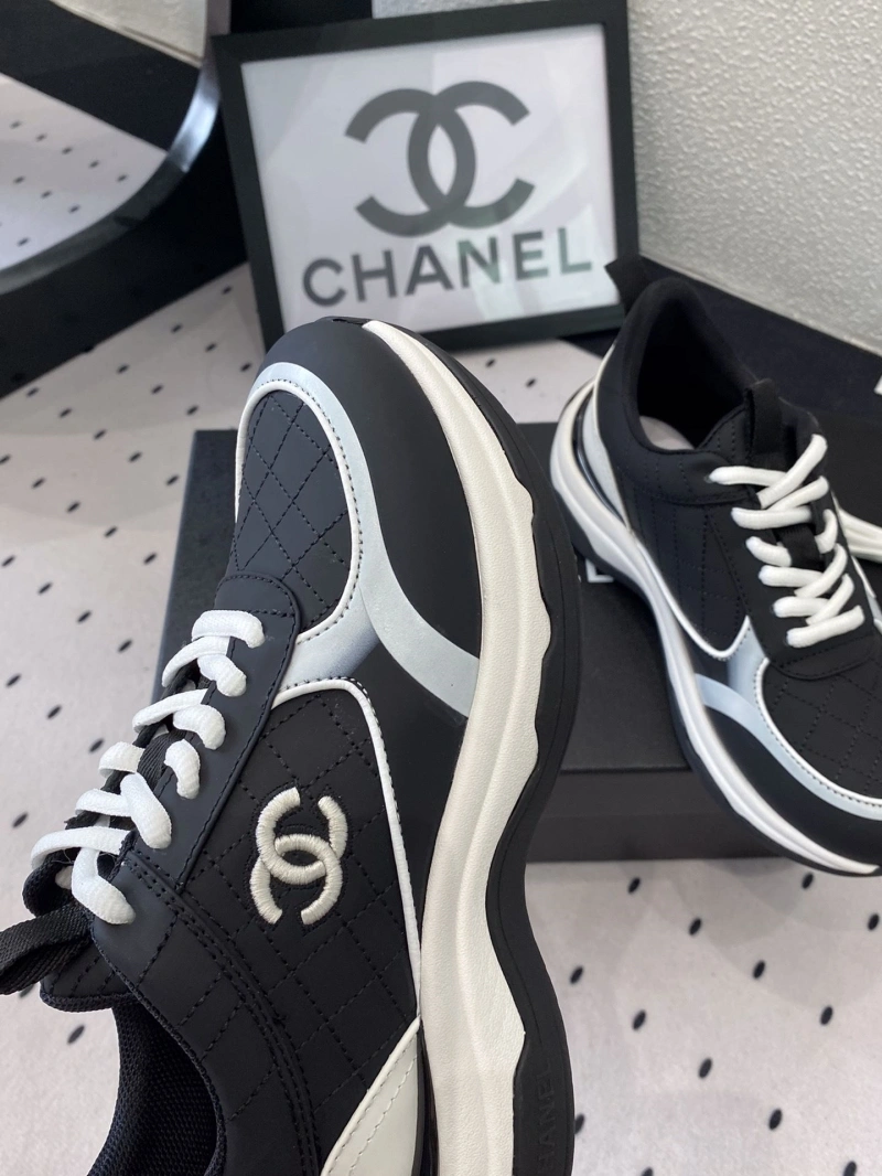 Versatile Chxnxl Sneakers 129812